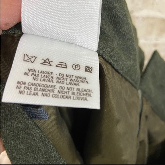 United colors of Benetton olive green wool skirt
Italy size 42 - Picture 9 of 10